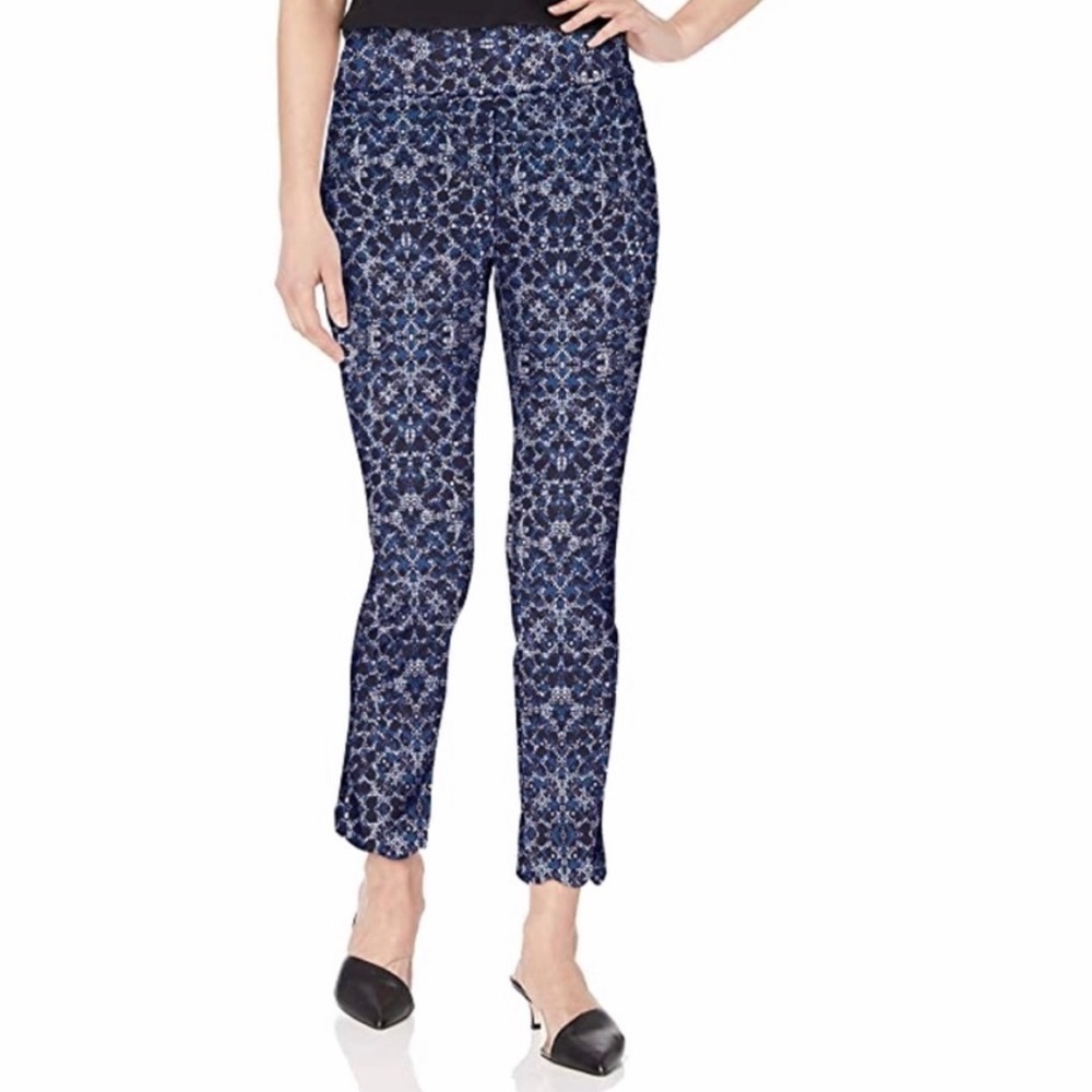 Stitch Fix l LYSSE Pull On Scalloped Ankle Pants, Small NWT